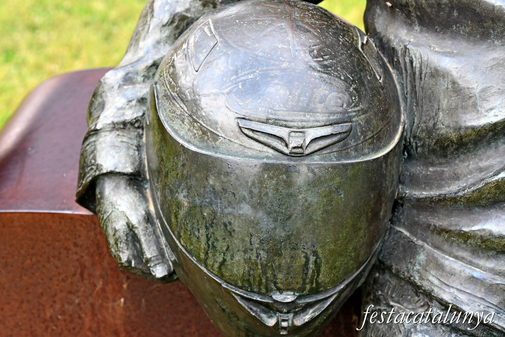 Sant Fruitós de Bages - Escultures urbanes - Homenatge al motociclista Carles Checa