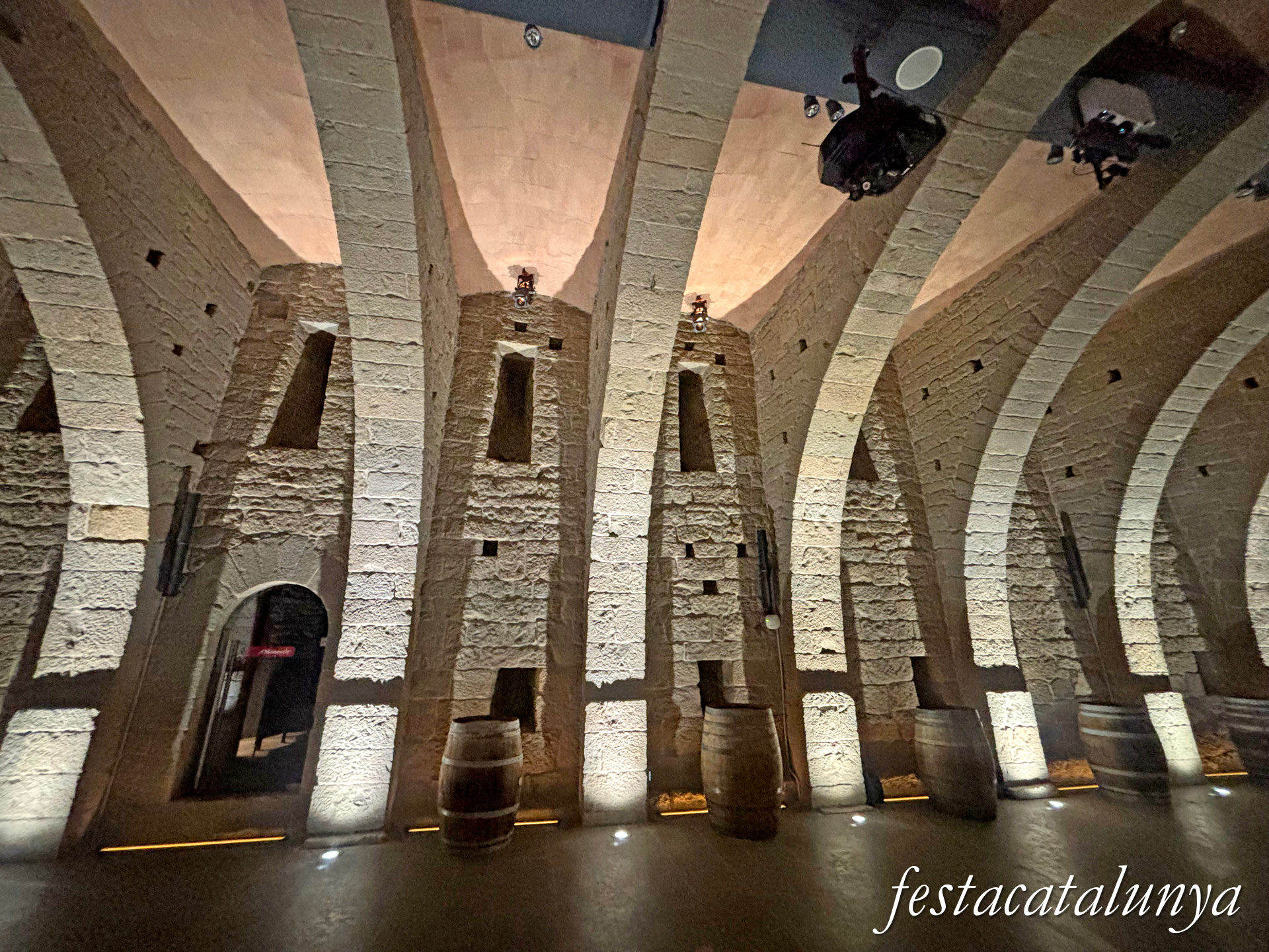 Sant Fruitós de Bages - Celler del monestir de Sant Benet de Bages