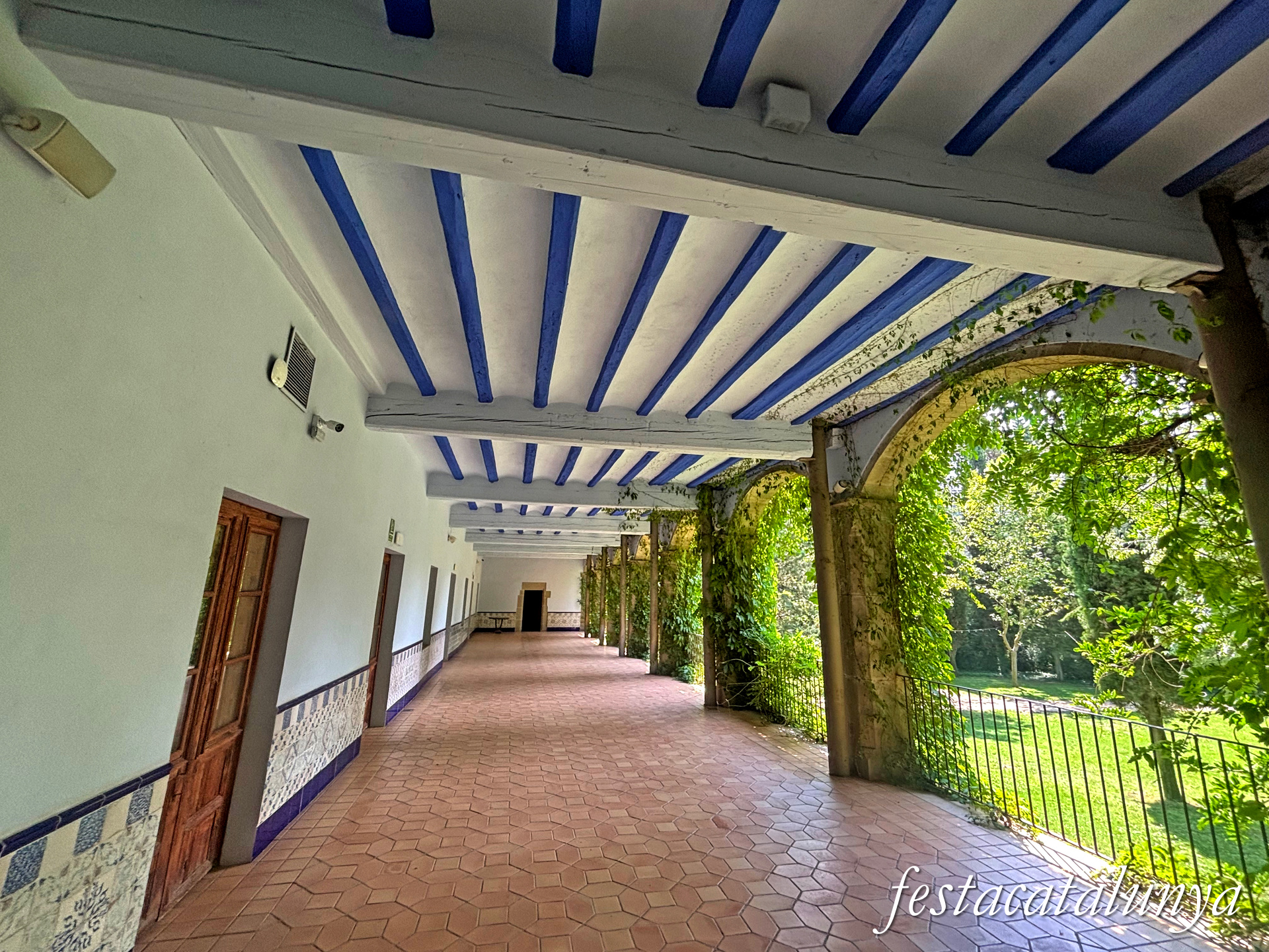 Sant Fruitós de Bages - Terrassa del monestir de Sant Benet de Bages 