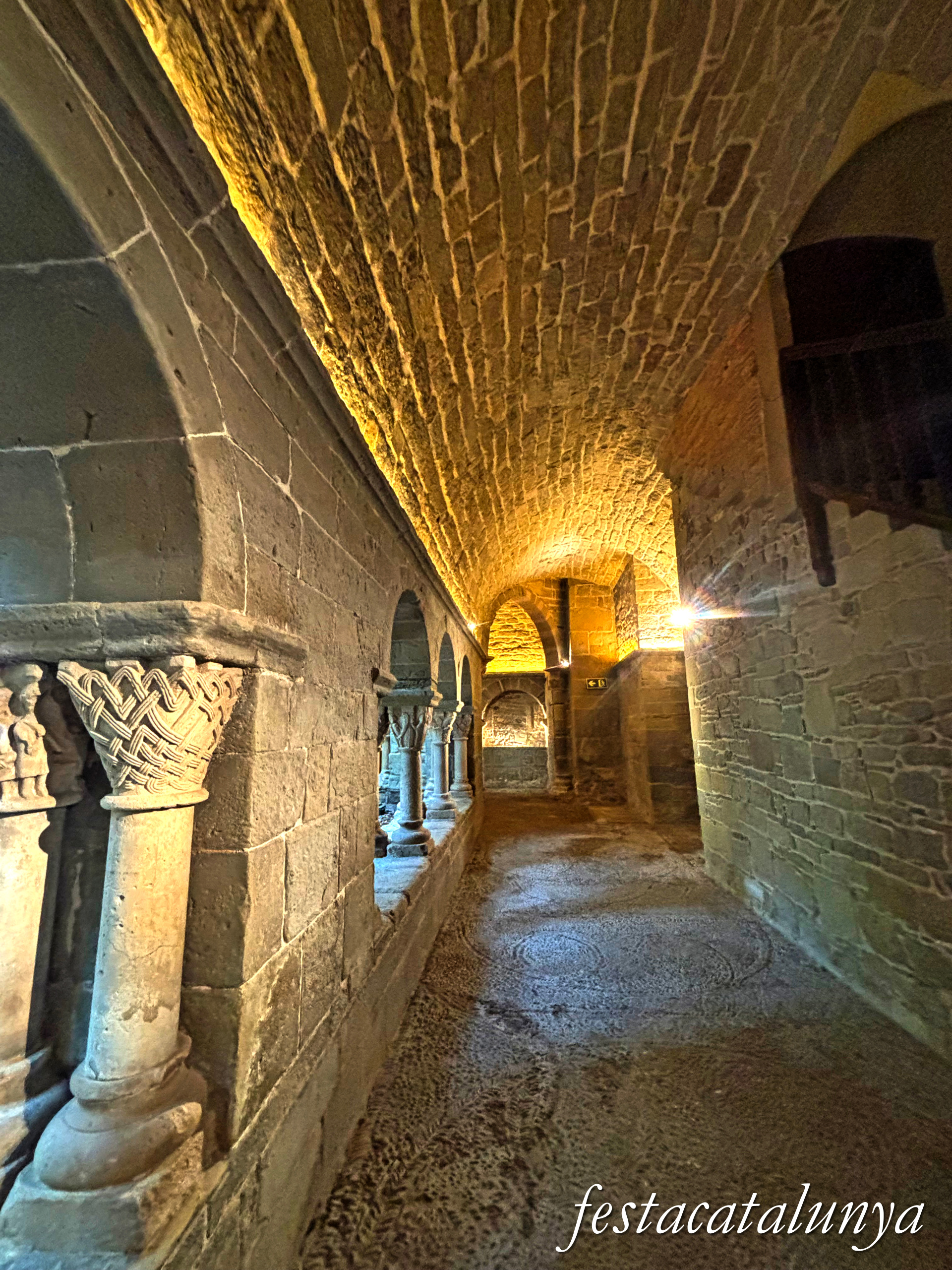Sant Fruitós de Bages - Claustre del monestir de Sant Benet de Bages
