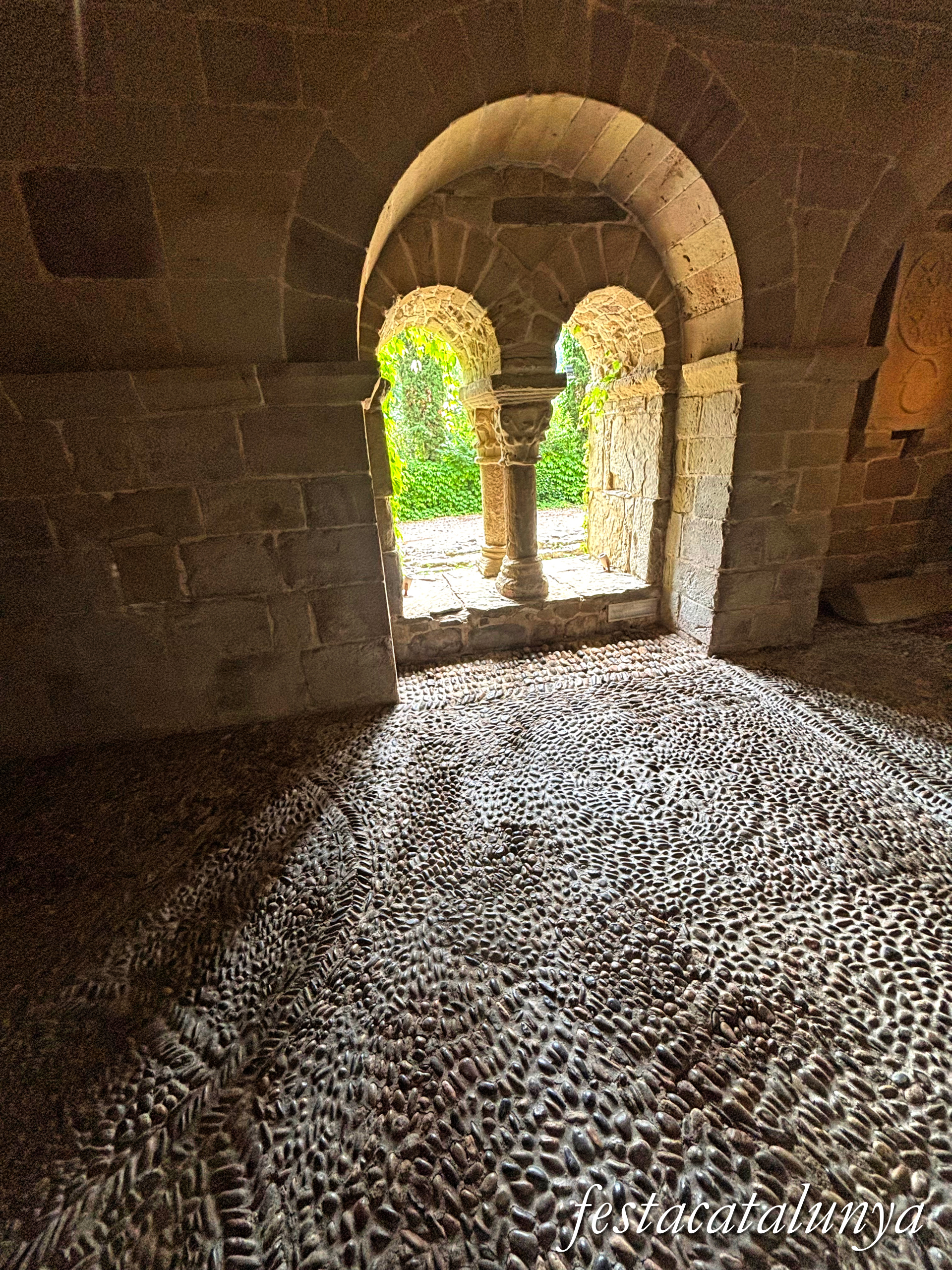 Sant Fruitós de Bages - Claustre del monestir de Sant Benet de Bages 