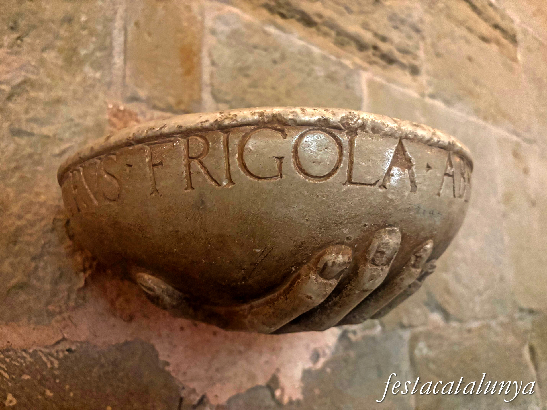 Sant Fruitós de Bages - Claustre del monestir de Sant Benet de Bages - Pica Beneitera Abat Frigola 