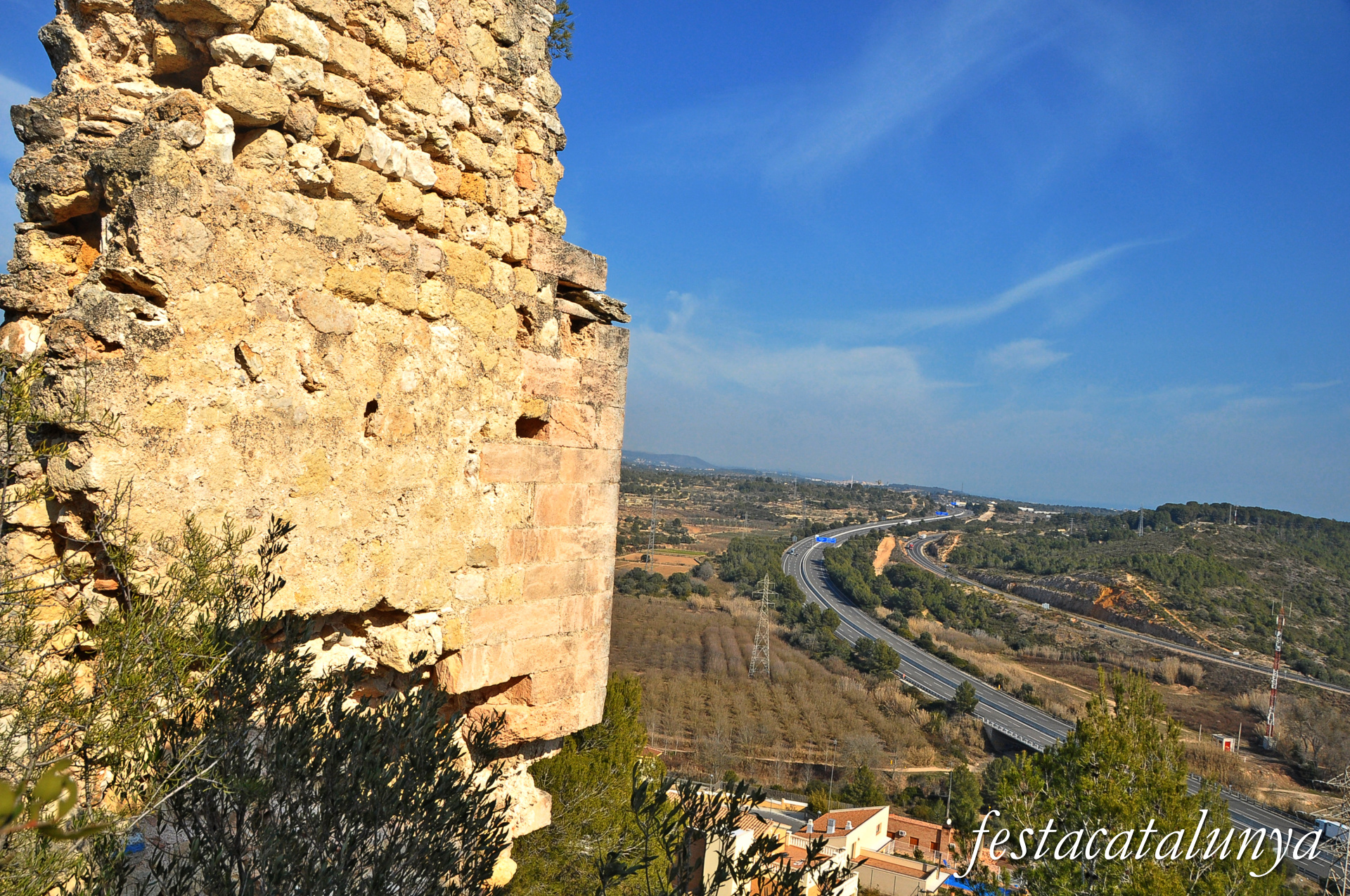 Castell de Montoliu a la Riera de Gaià ***