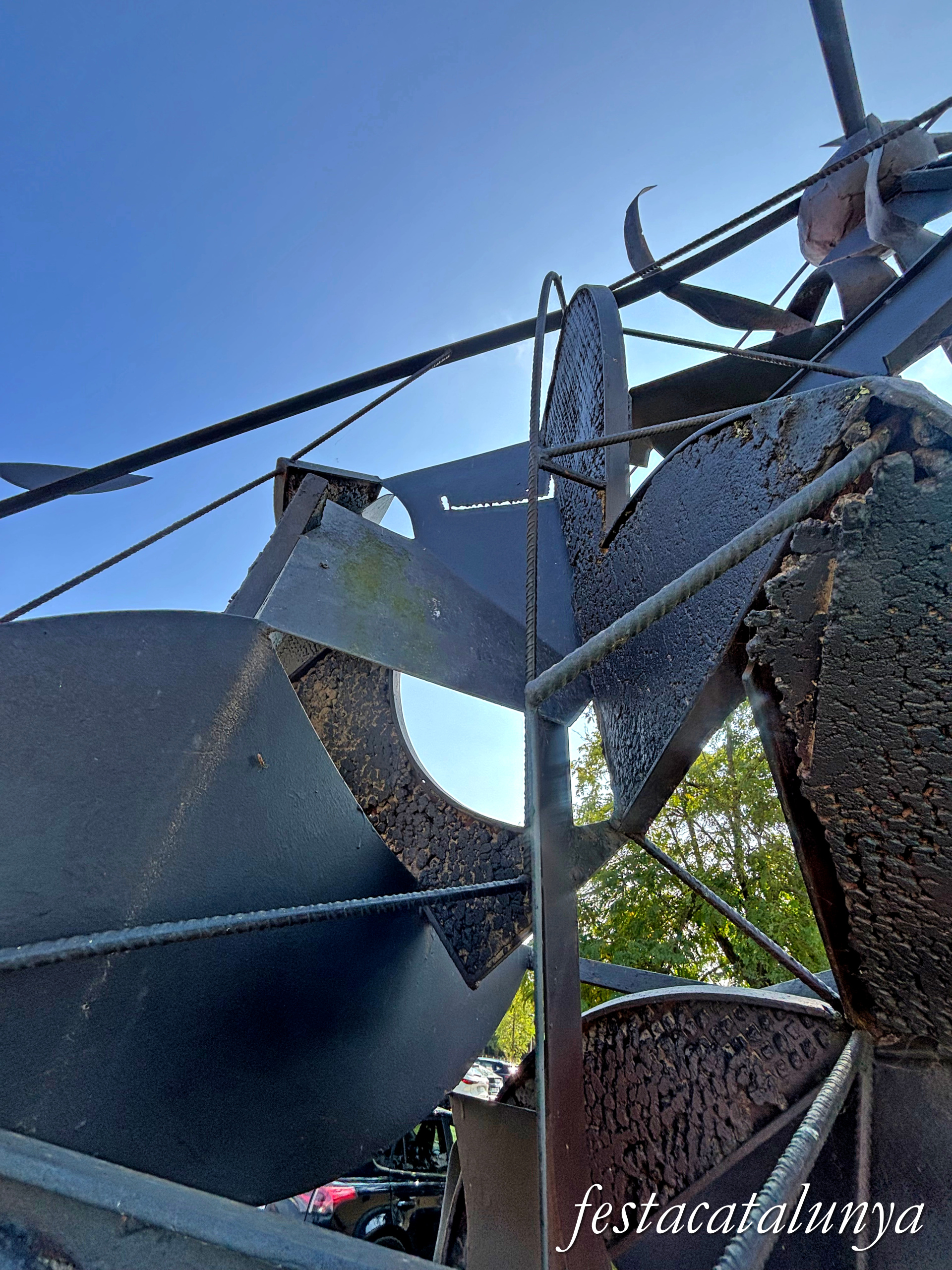 Bordils - Escultura de Leo Alejo - Quaranta anys del CH 