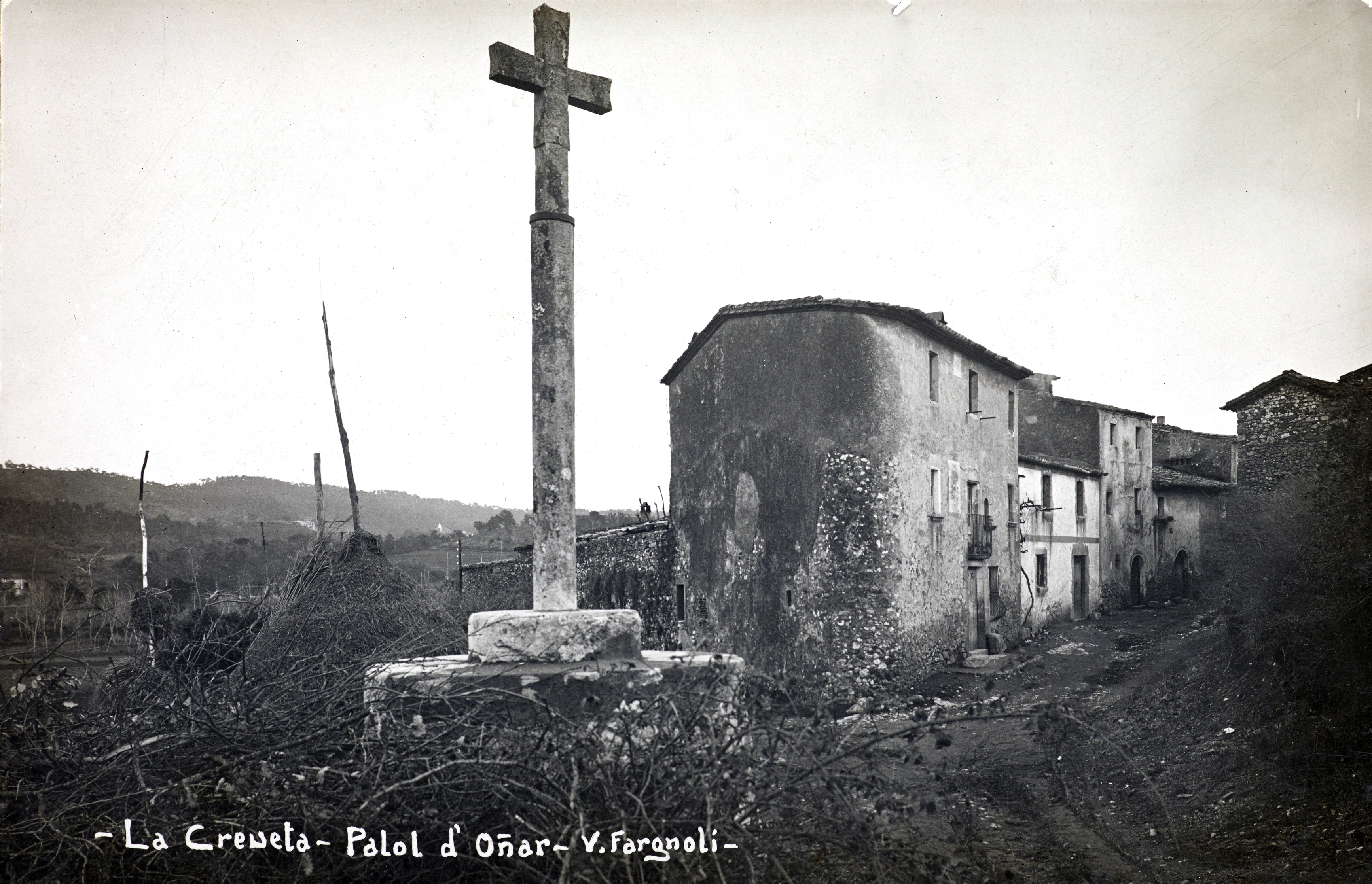 Quart - Creu de la Creueta (Foto: Fons Valentí Fargnoli INSPAI, 1911-36)