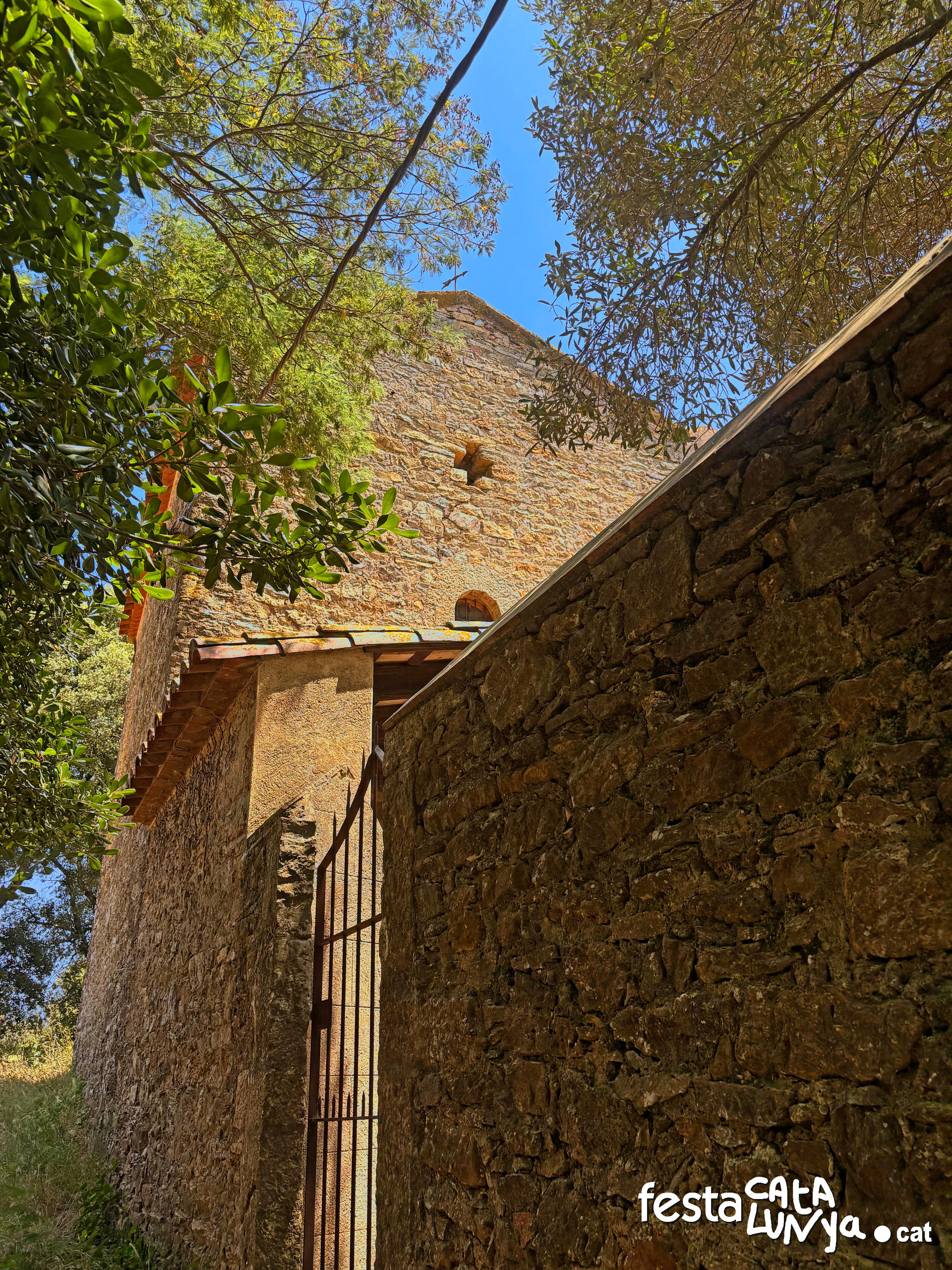 Quart - Església de la Mare de Déu de Montnegre 