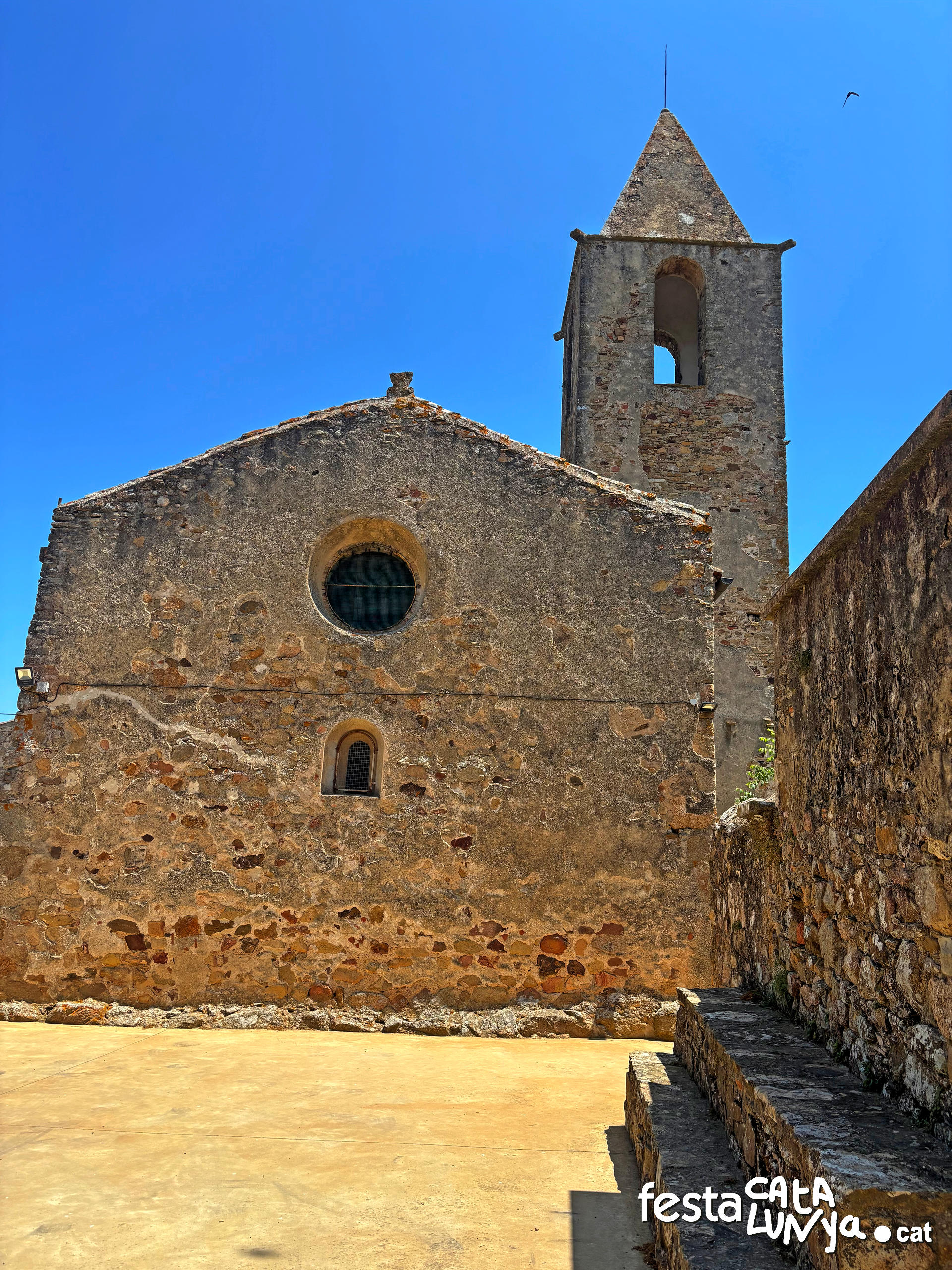 Quart - Església de Sant Mateu de Montnegre 
