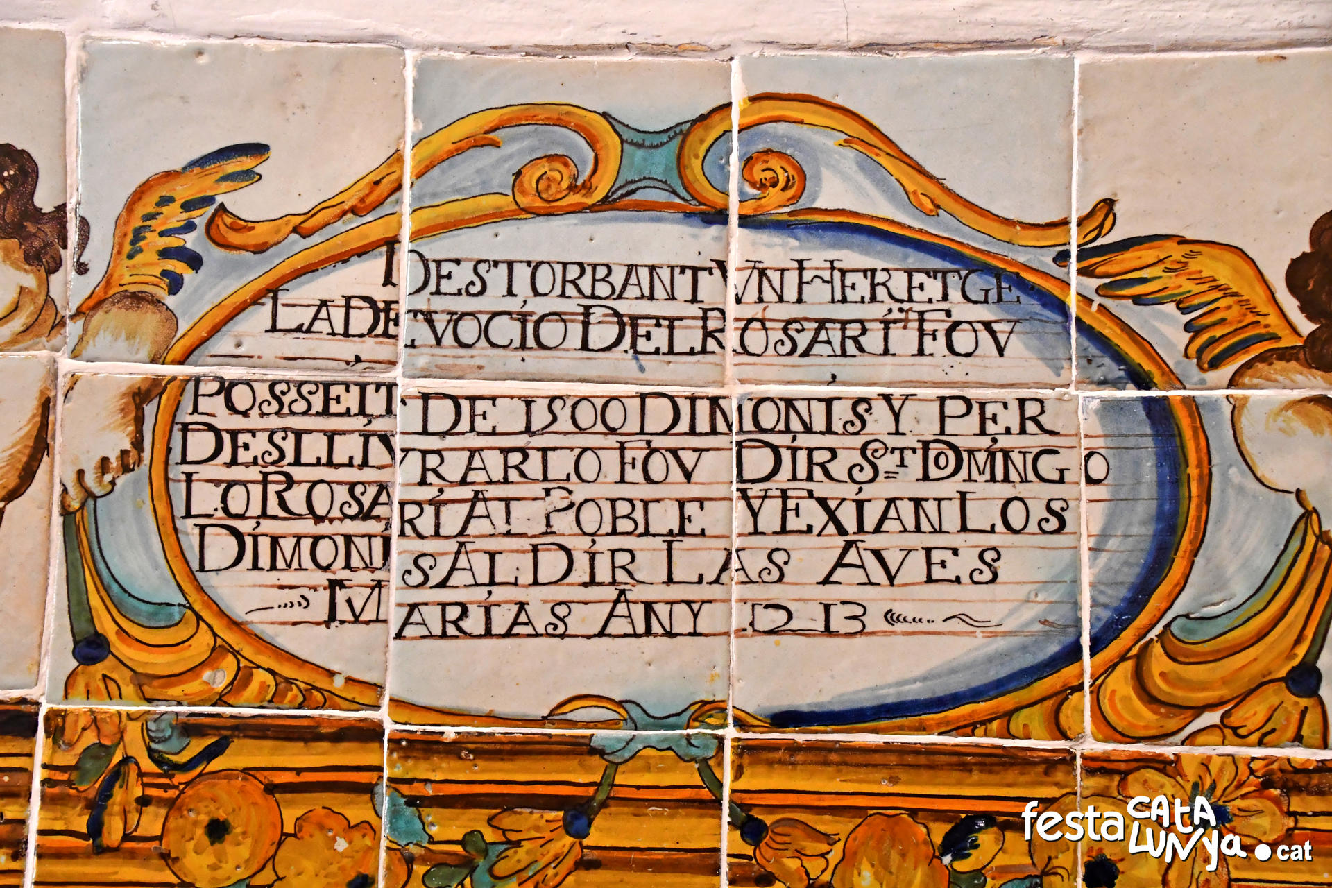 Quart - Murals de rajoles policromes de la capella del Roser de l'església de Sant Sadurní de Palol d'Onyar 