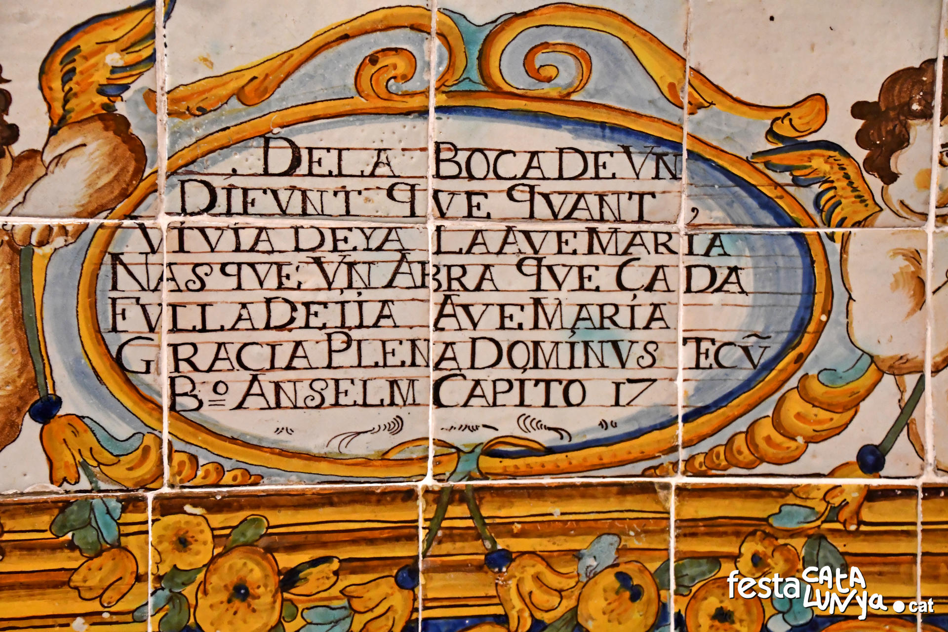 Quart - Murals de rajoles policromes de la capella del Roser de l'església de Sant Sadurní de Palol d'Onyar 