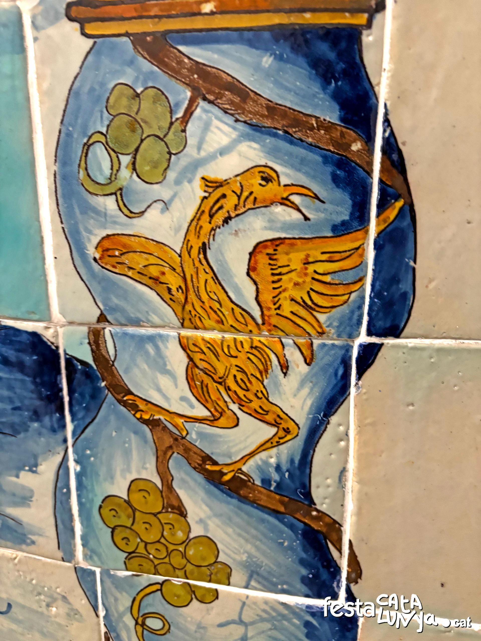 Quart - Murals de rajoles policromes de la capella del Roser de l'església de Sant Sadurní de Palol d'Onyar 