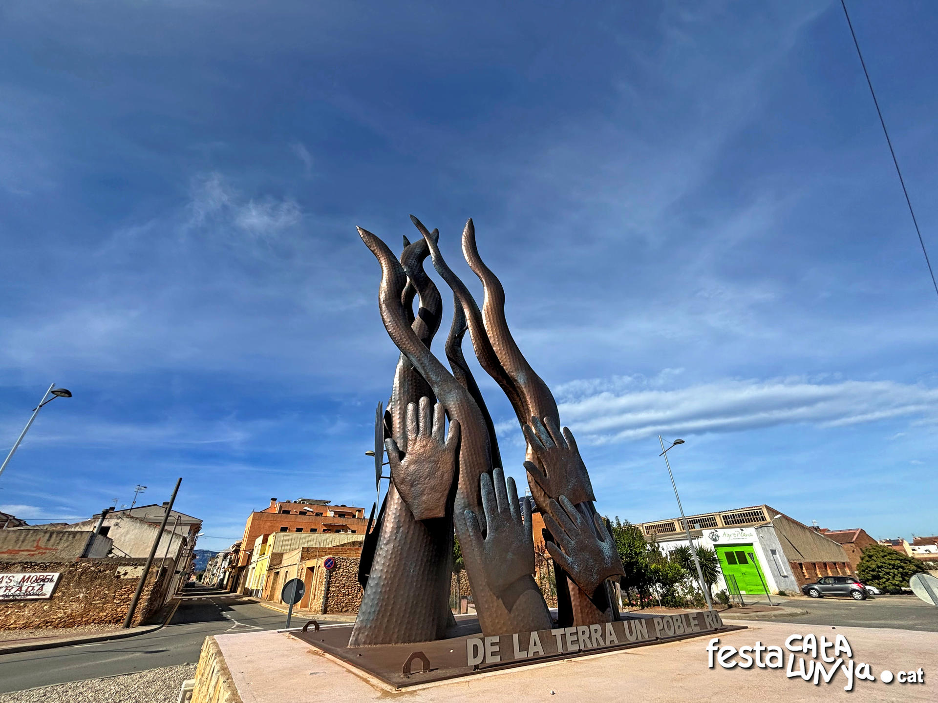 Escultura De la terra, un poble a Santa Bàrbara