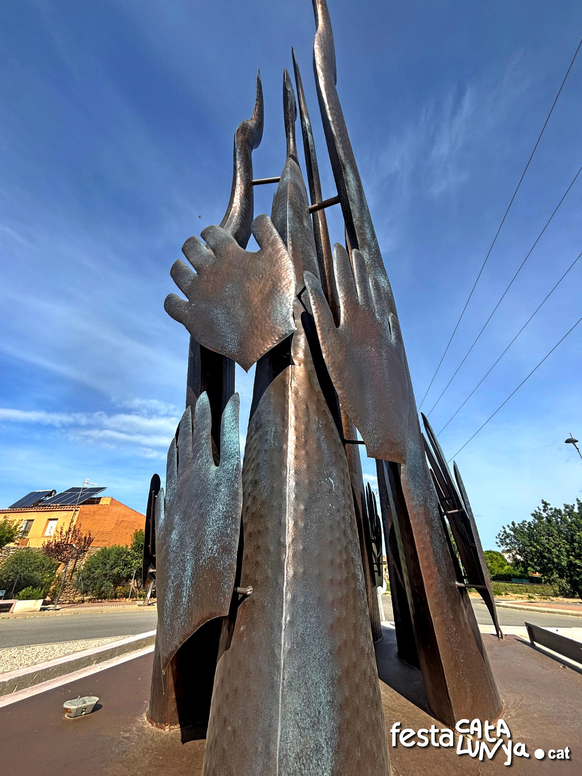 Santa Bàrbara - Escultura De la terra, un poble 