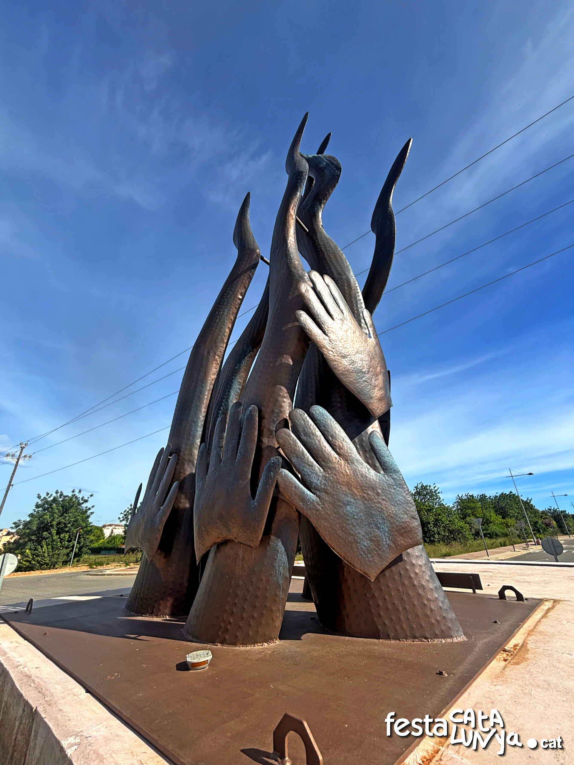 Santa Bàrbara - Escultura De la terra, un poble 