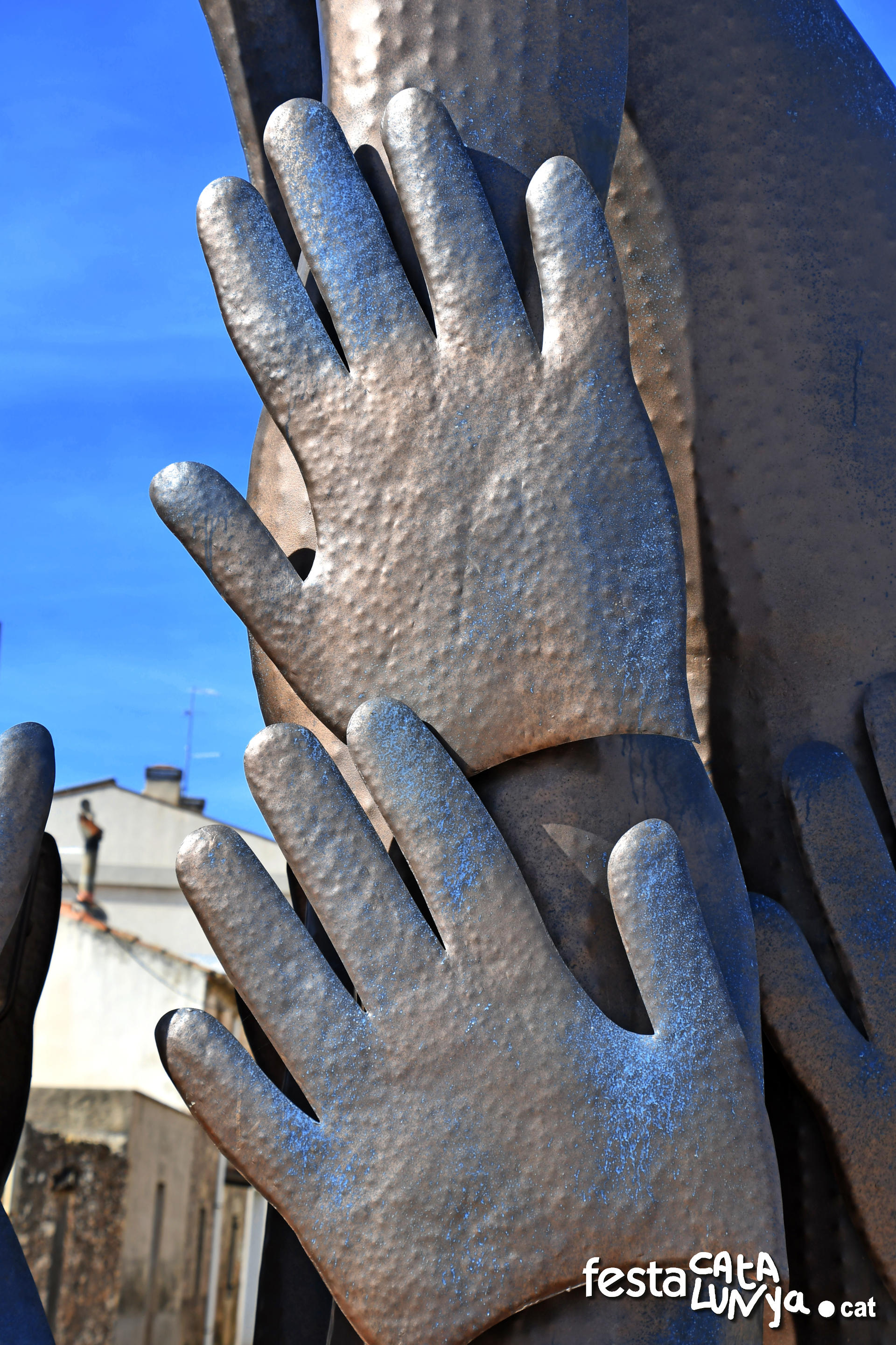 Santa Bàrbara - Escultura De la terra, un poble