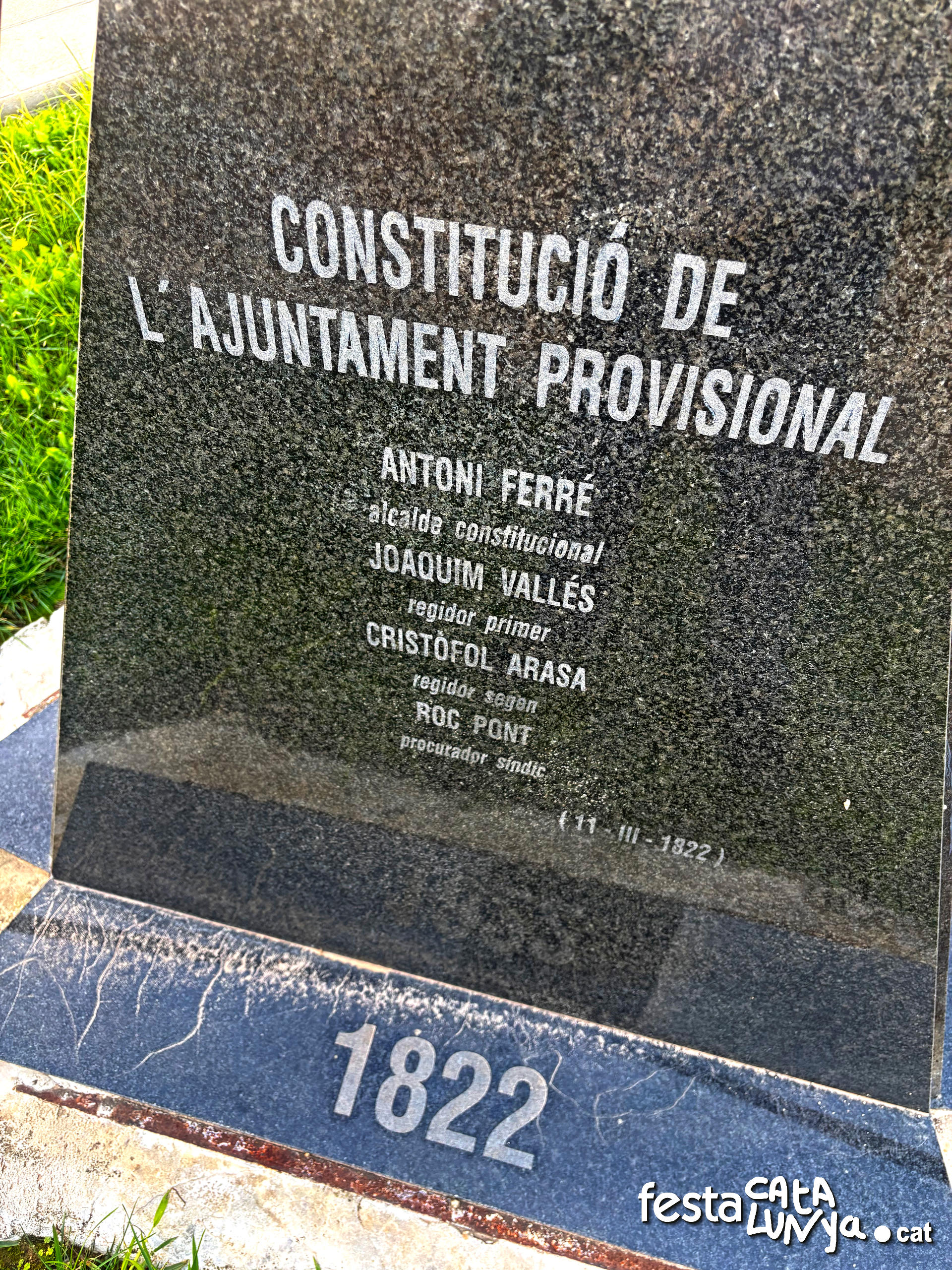 Santa Bàrbara - Monument al 175è aniversari de la independència 