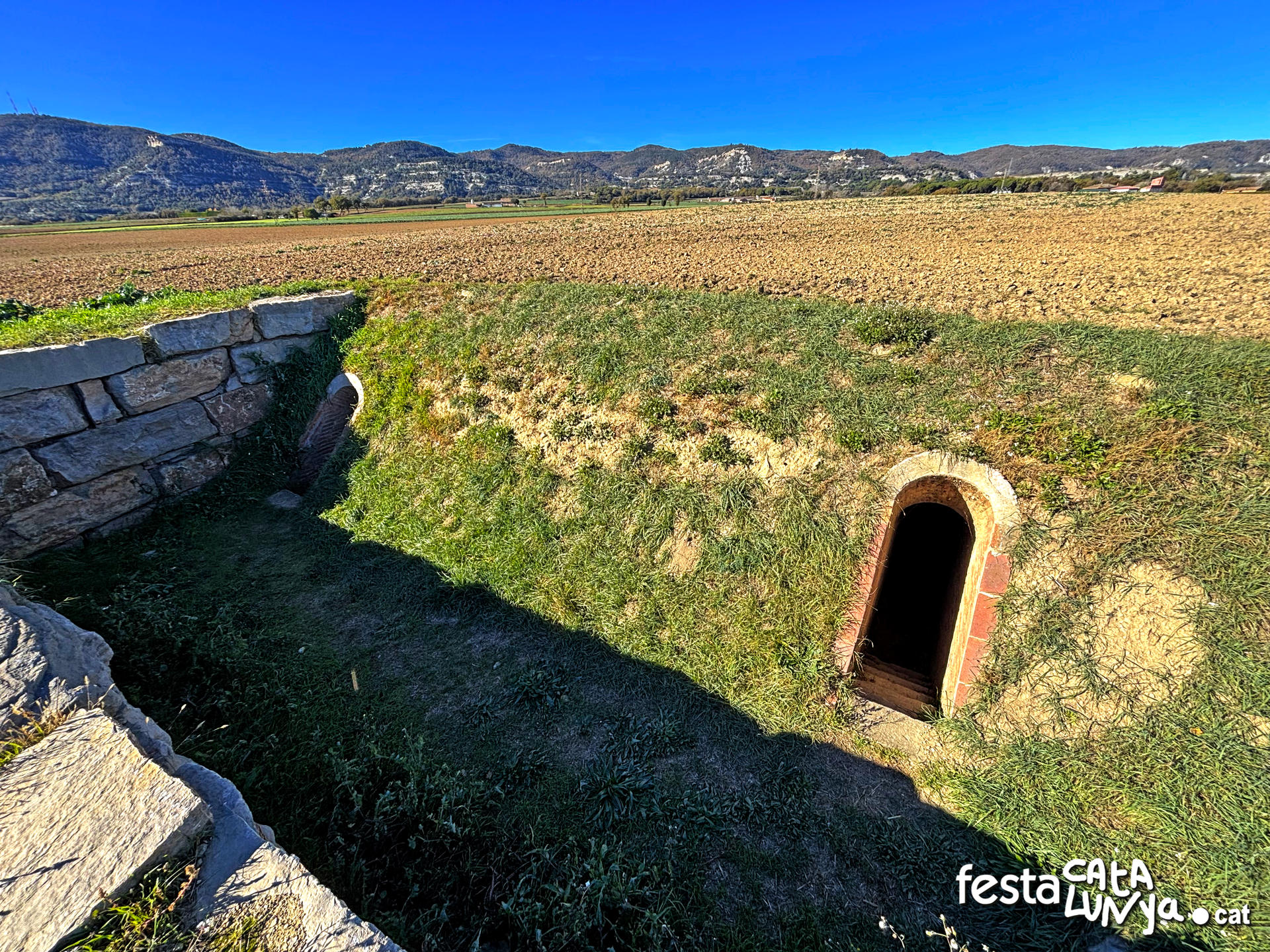 Balenyà - Refugi de Can Trabau 1 de l'aeròdrom Balenyà-Tona de la guerra civil 