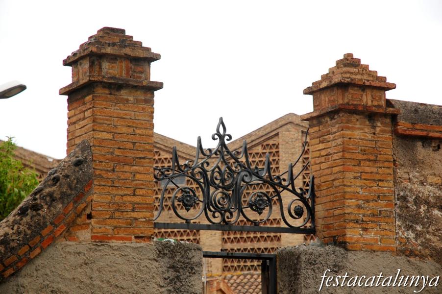 Santa Coloma de Cervelló - Fàbrica de la colònia Güell