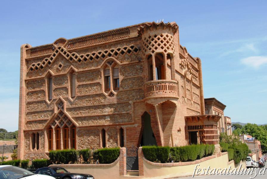 La Colònia Güell a Santa Coloma de Cervelló. Els habitatges ***