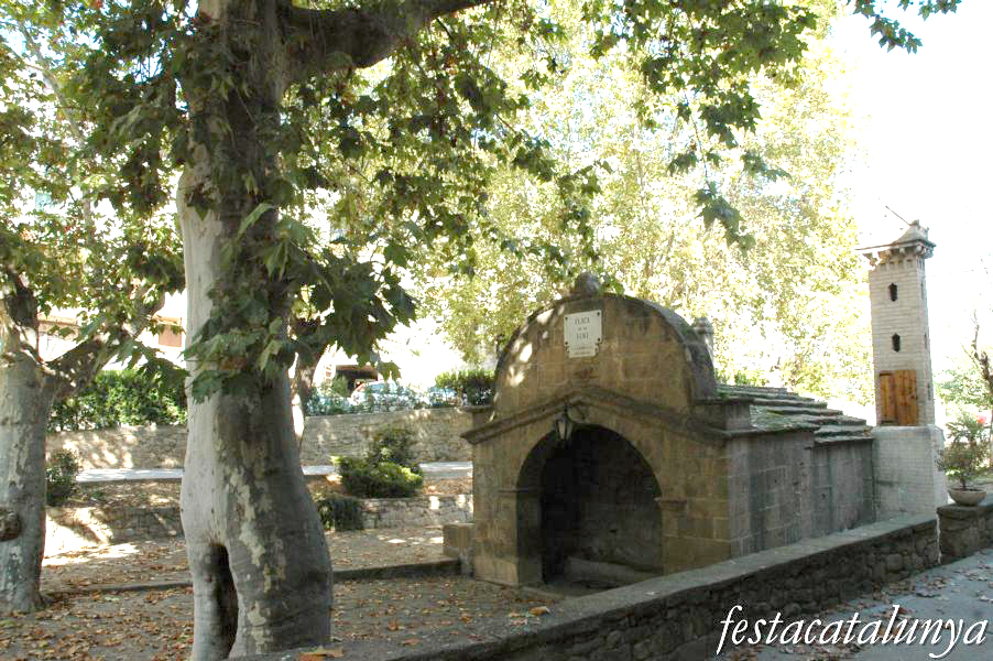 Torà - Plaça de la Font
