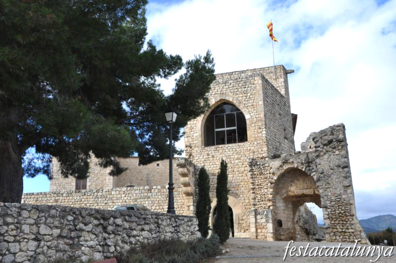 Castell dels Santmartí a Sant Martí Sarroca ***