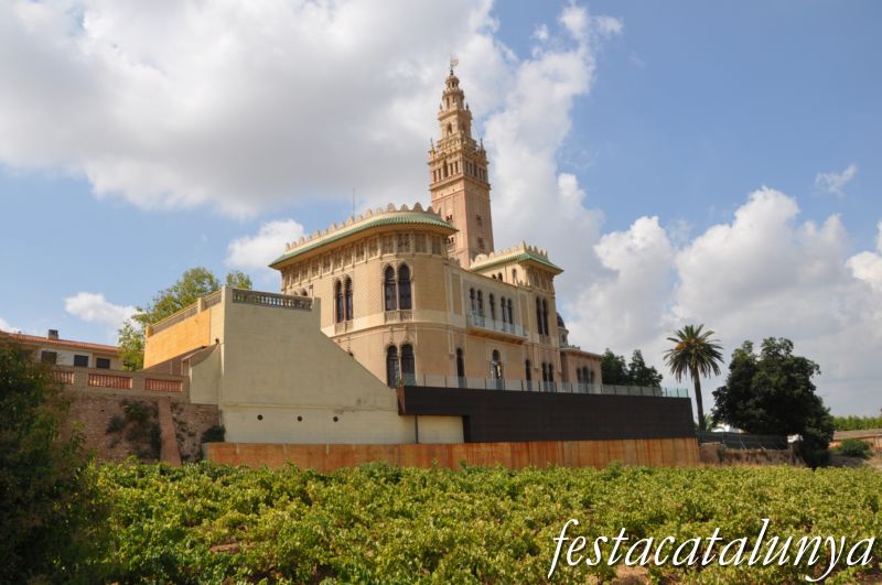 La Giralda de l'Arboç ***