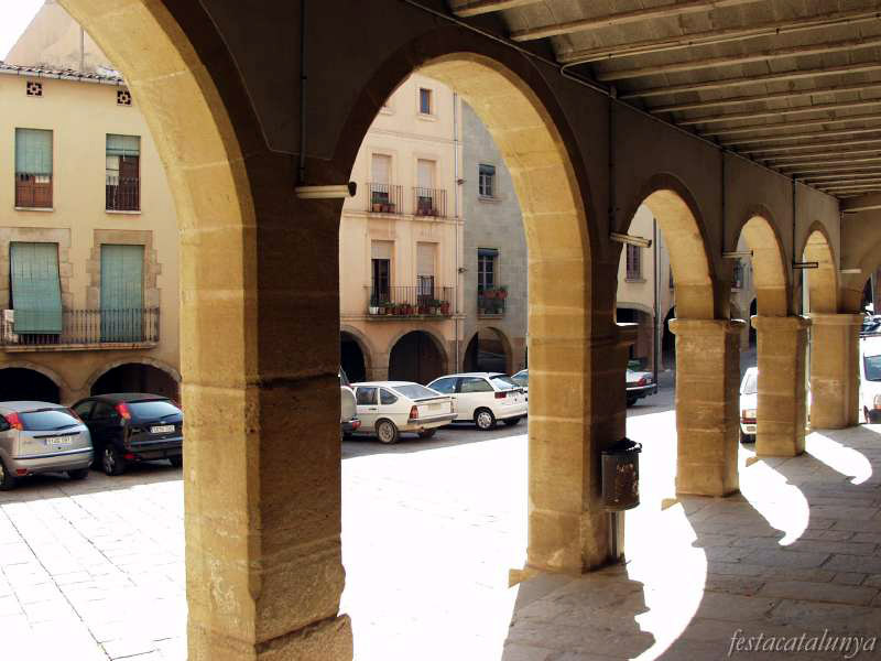 Plaça Gran de Calaf ***