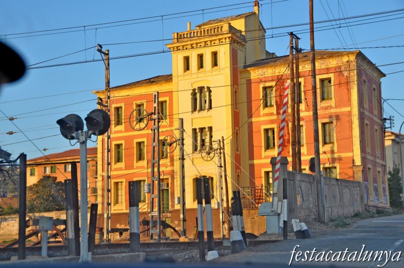 Móra la Nova - Instal·lacions ferroviàries