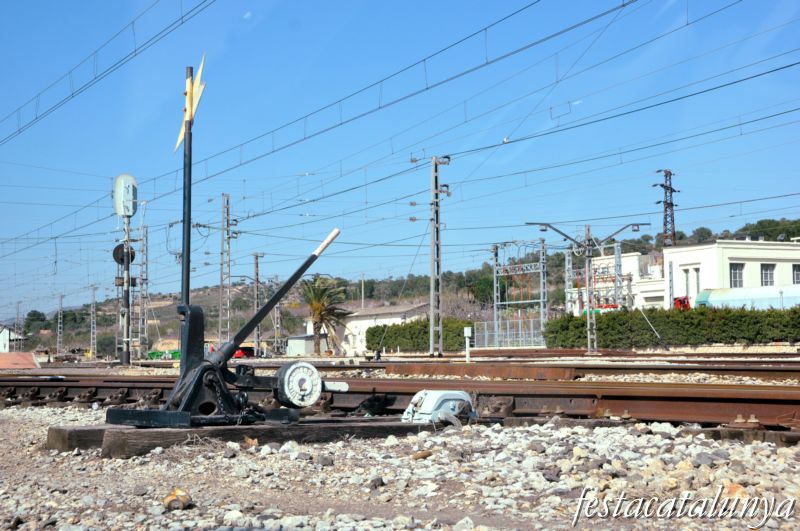 Móra la Nova - Instal·lacions ferroviàries