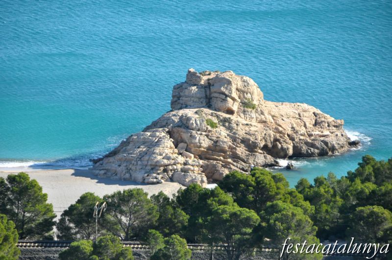 Mirador de la Rojala i la Platja del Torn ***