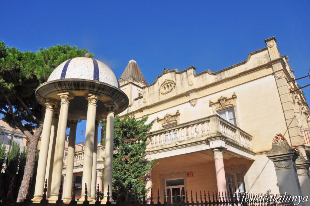Sant Vicenç dels Horts - Carrer Mossèn J. Verdaguer (Can Comamala)