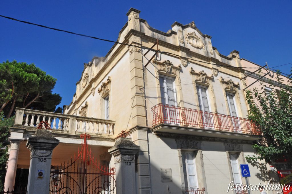 Sant Vicenç dels Horts - Carrer Mossèn J. Verdaguer (Can Comamala)