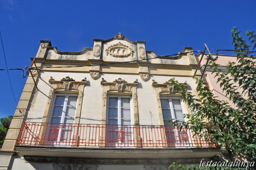 Sant Vicenç dels Horts - Carrer Mossèn J. Verdaguer (Can Comamala)