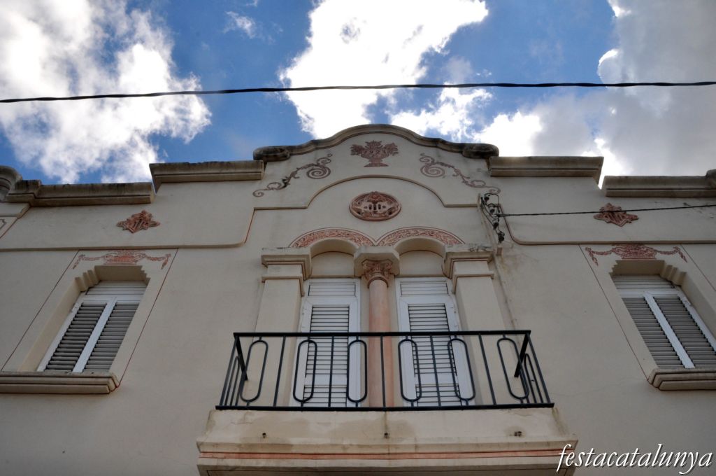 Sant Vicenç dels Horts - Poble Nou (Cal Roca a la Plaça Carme Llinàs)