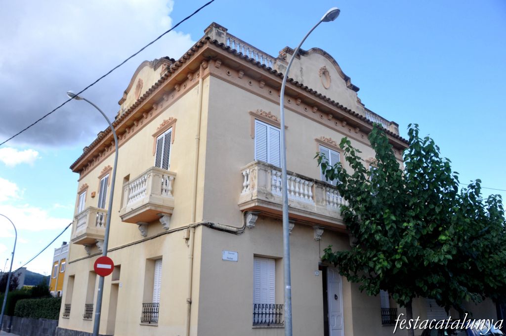 Sant Vicenç dels Horts - Poble Nou (Casa al Carrer Unitat)