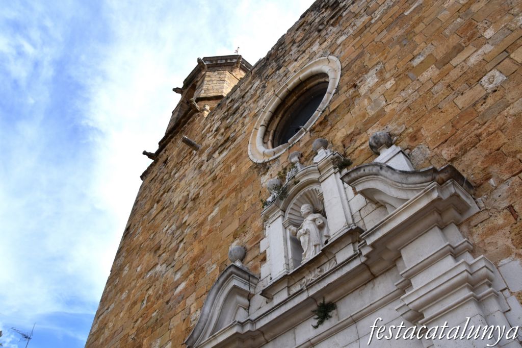 Església parroquial de Sant Pere de Navata ***