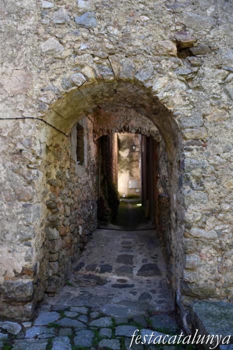 Maçanet de Cabrenys - A l'entorn de la Plaça del Castell i de l'església