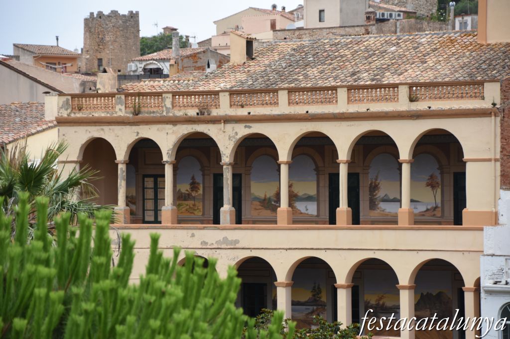 Casa Pere Roger ***