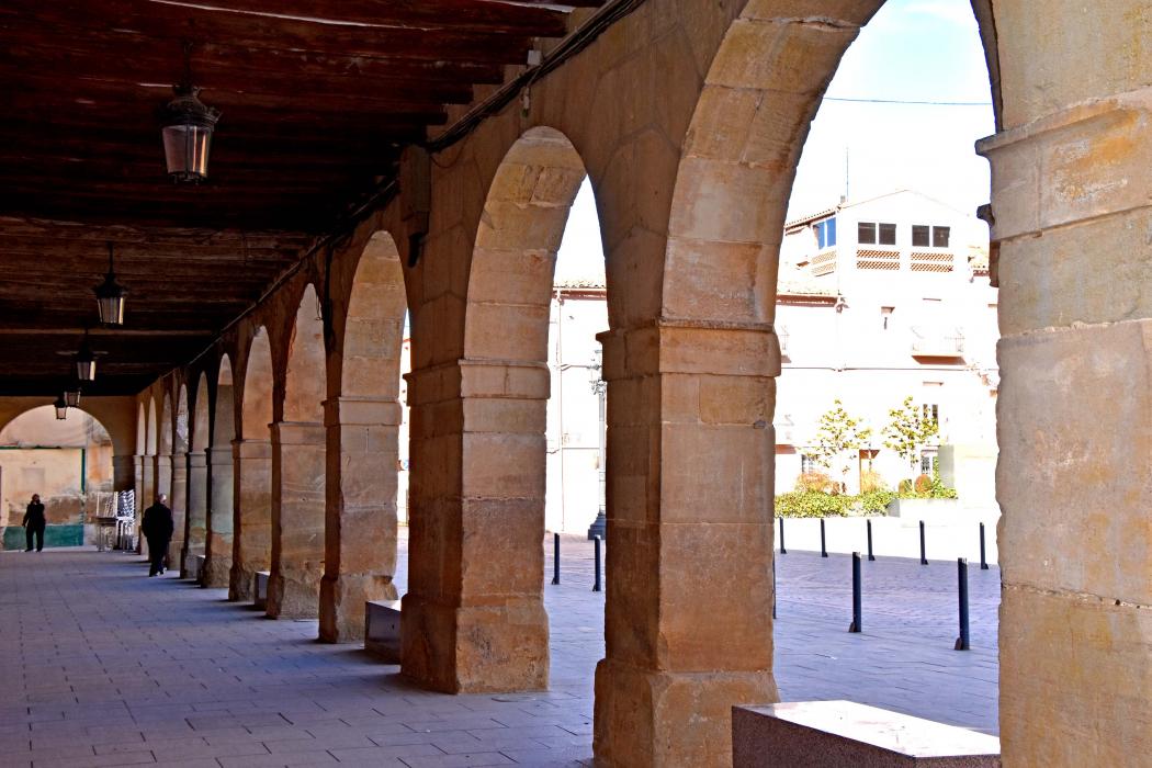 Plaça porticada d'Almacelles