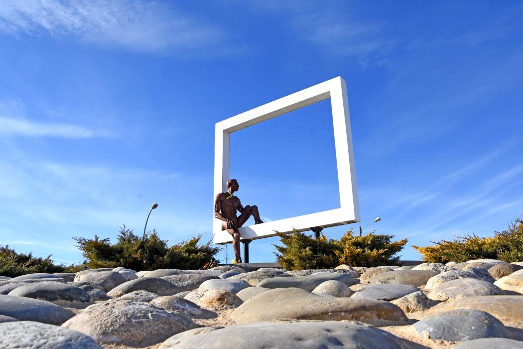 Escultura La Finestra a Almacelles