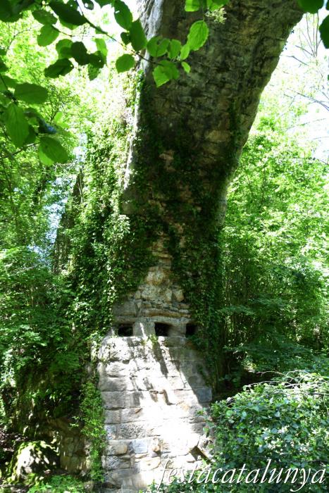 Vallfogona de Ripollès - Pont medieval