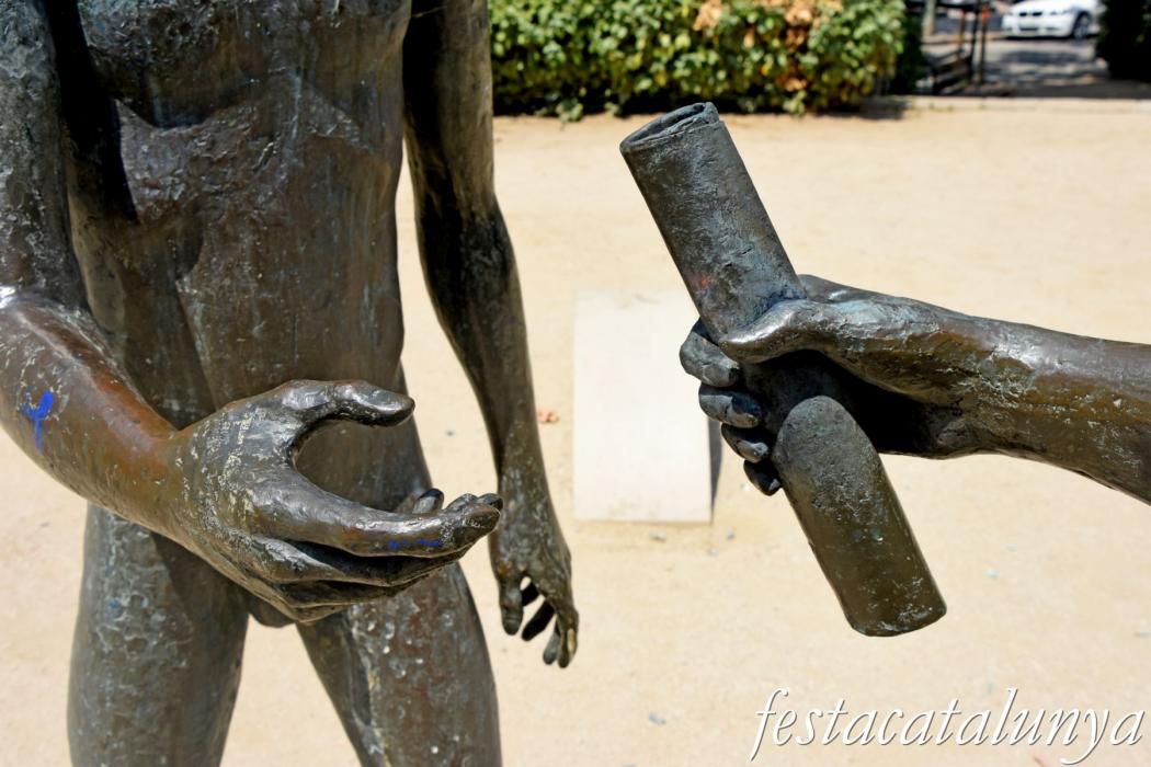 Plaça dels Països Catalans de Molins de Rei i entorn