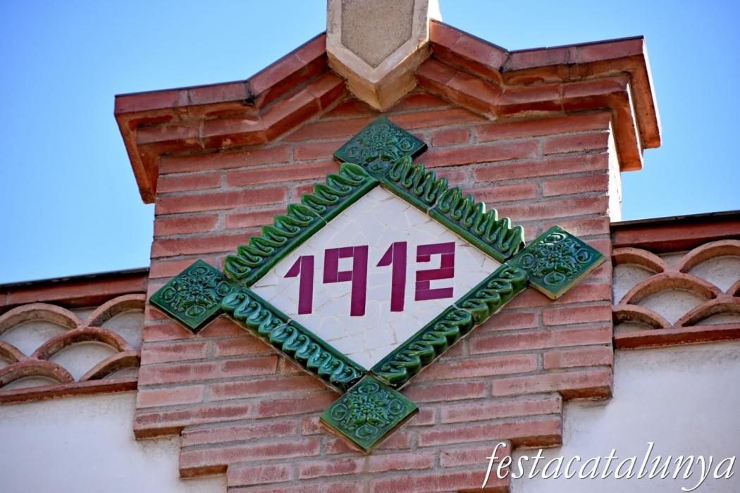 Cases modernistes del carrer Carril de Molins de Rei