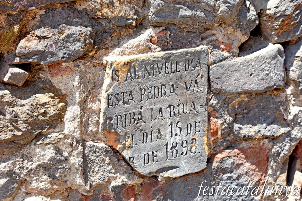 Plaça Palau de Requesens de Molins de Rei i entorn