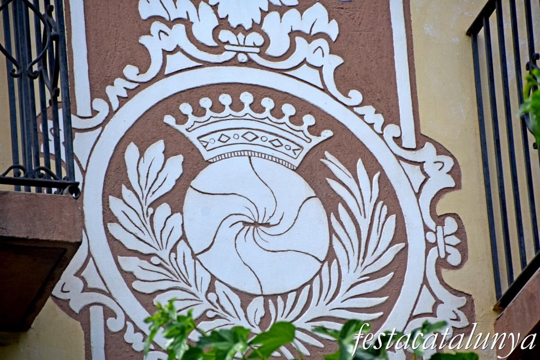 Carrer Rubió i Ors de Molins de Rei: Escola el Palau i casa dels Mestres