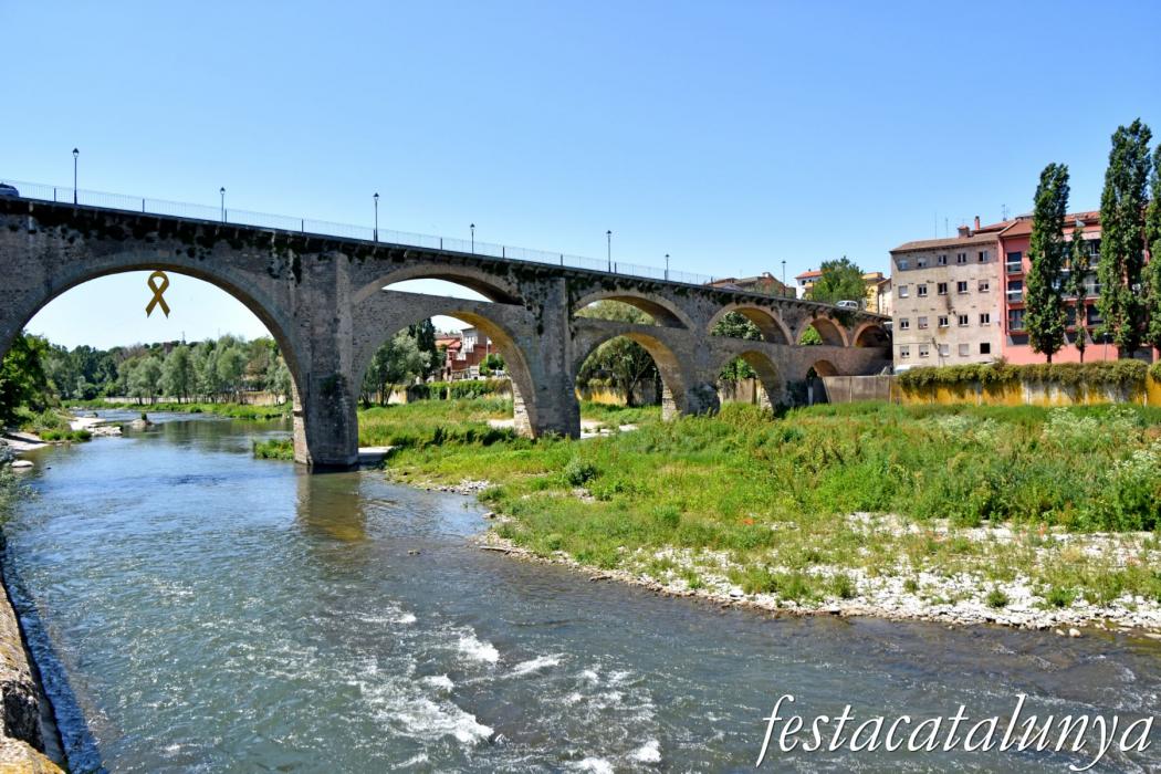 Pont Vell de Roda de Ter ***