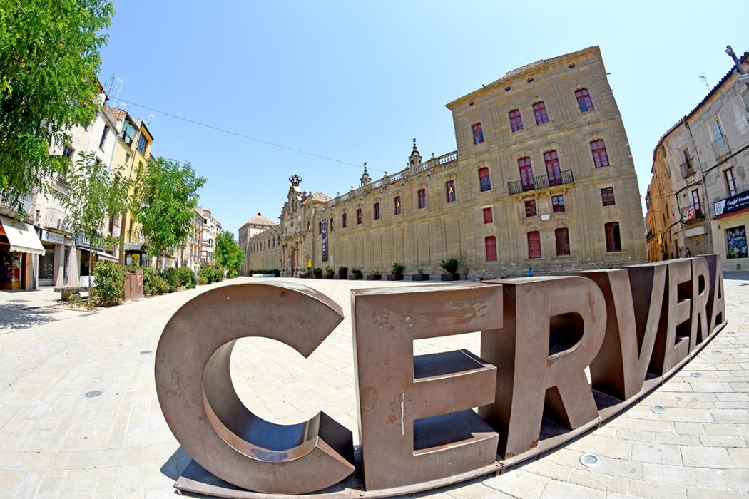Universitat de Cervera ***