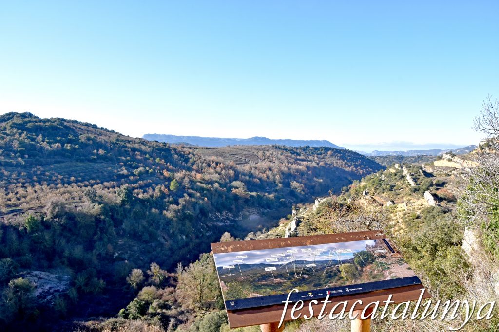 Vistes panoràmiques des del castell de Vilanova de Prades ***
