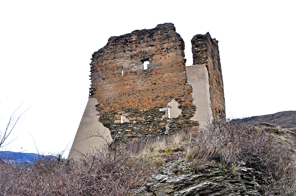 Castell de Rialp ***