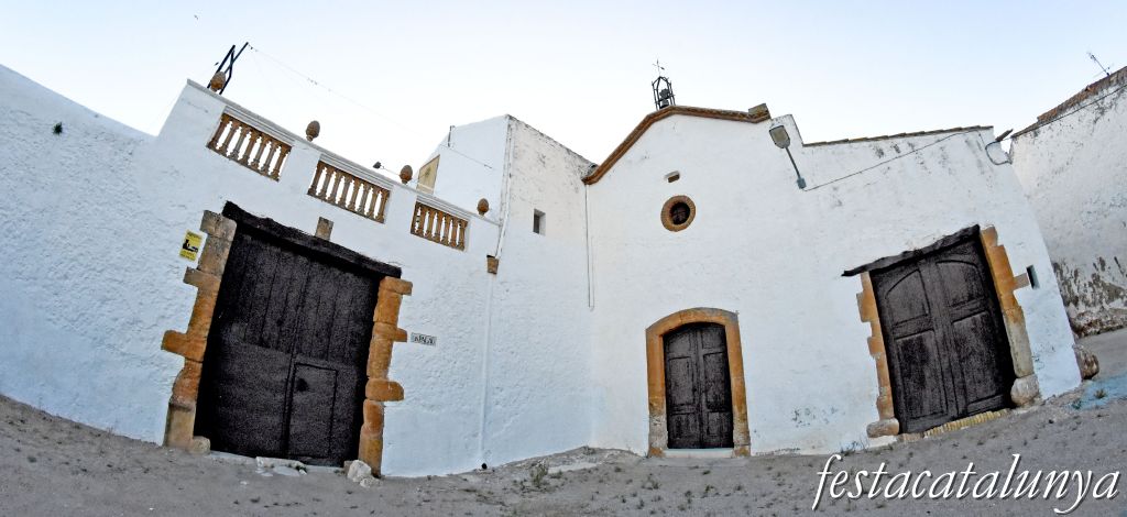 Sant Jaume dels Domenys - Cal Pau i església de Sant Antoni Abad a Torregassa