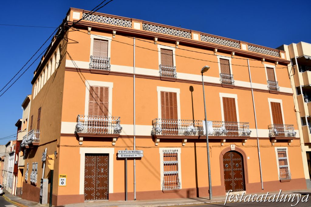 Sant Jaume dels Domenys - Nucli antic (Cal Pau o cal Joan Mas)